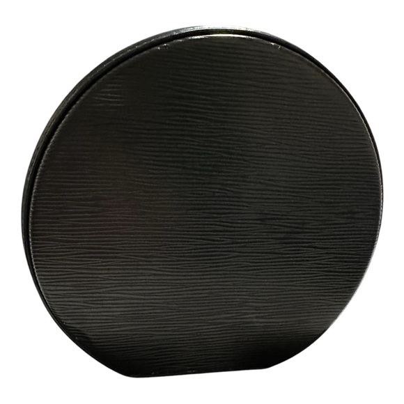 Louis Vuitton Black Epi Leather Noir
Cannes Vanity Case. Like New! 🔥 - Picture 7 of 16